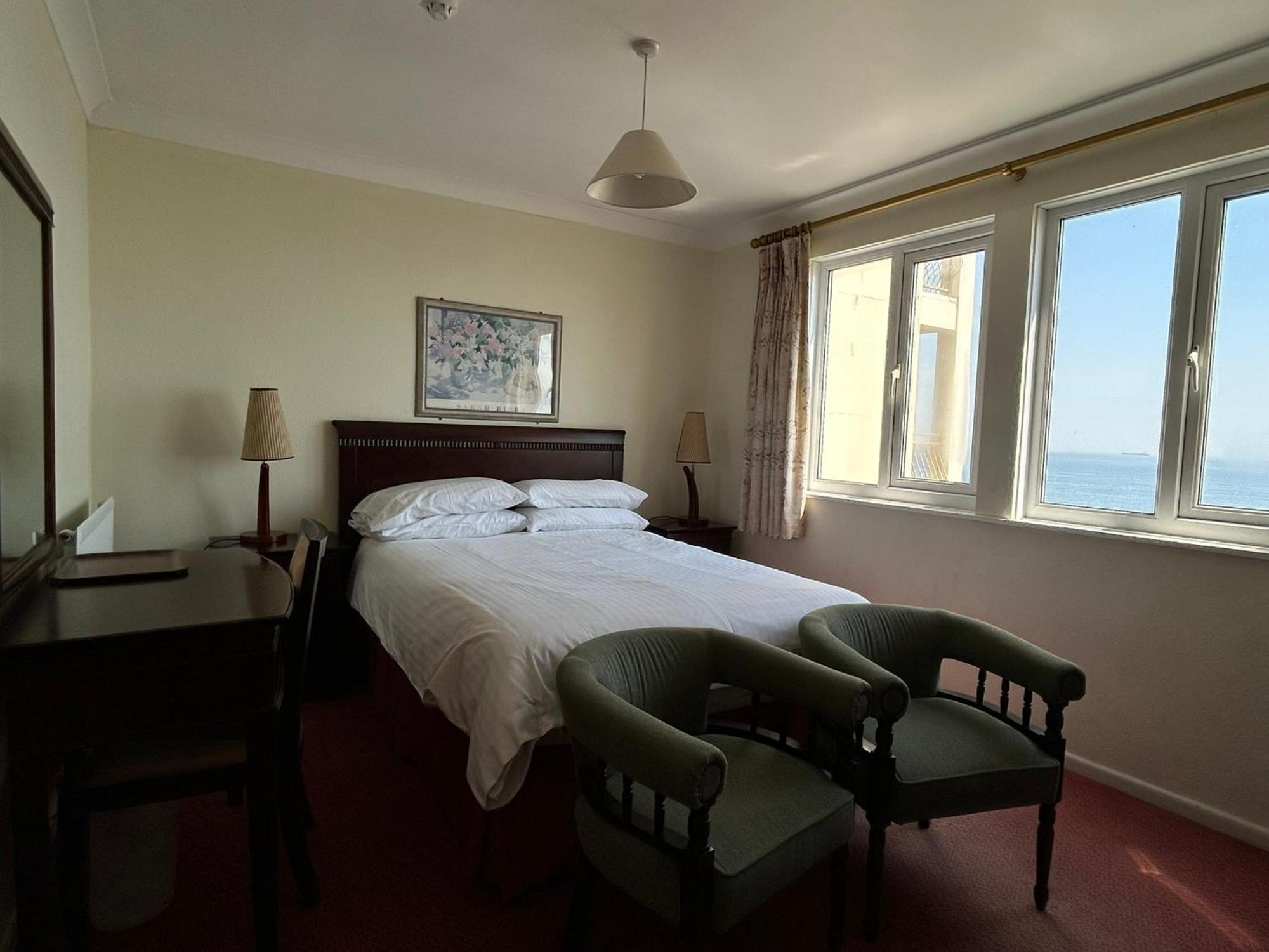 Sandringham Hotel - Seafront, Sandown - Free Car Ferry Екстериор снимка