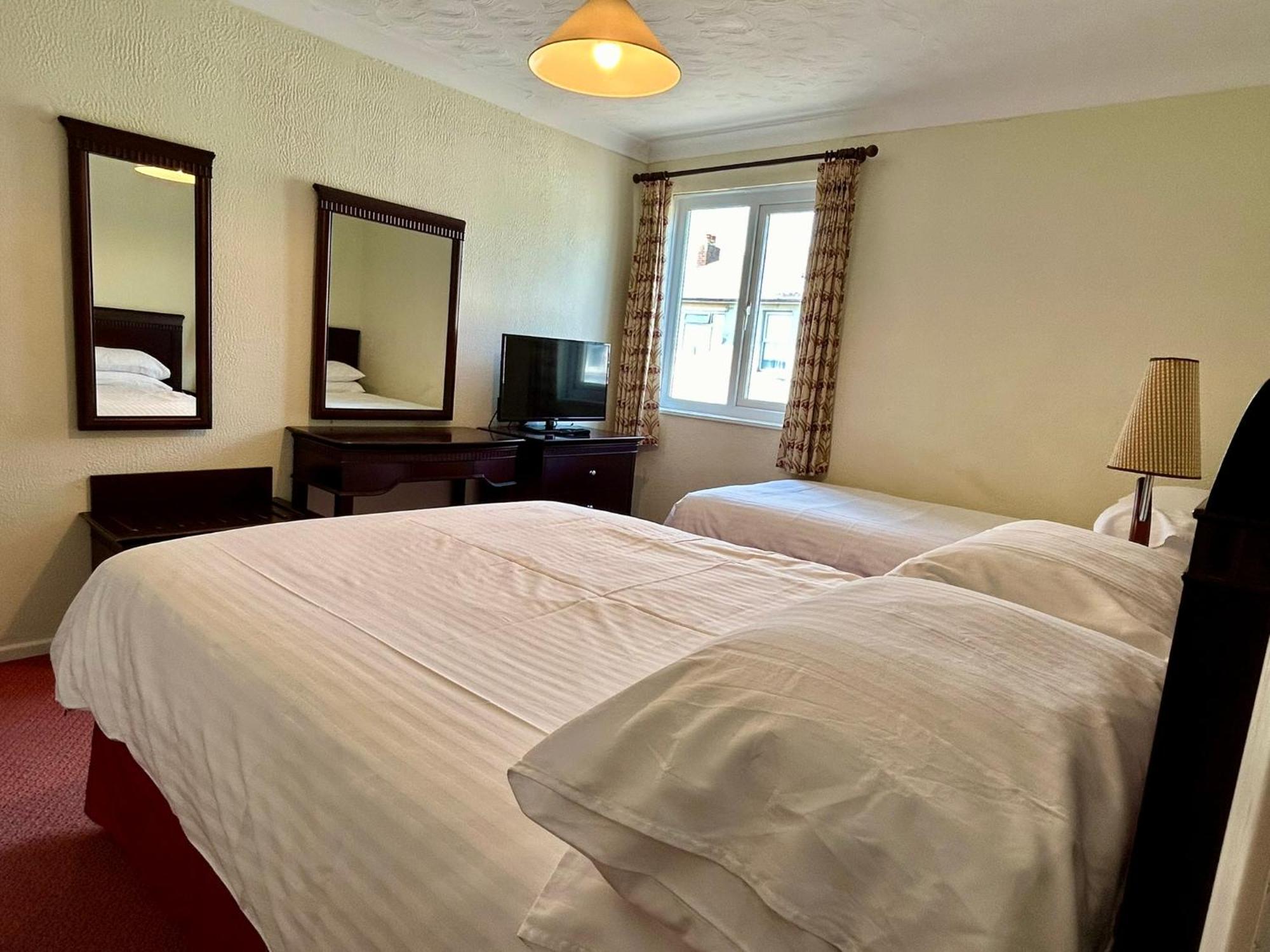 Regent Court - Seafront, Sandown - Free Car Ferry For Bookings Of 3 Or More Nights, Subject To Availability Стая снимка