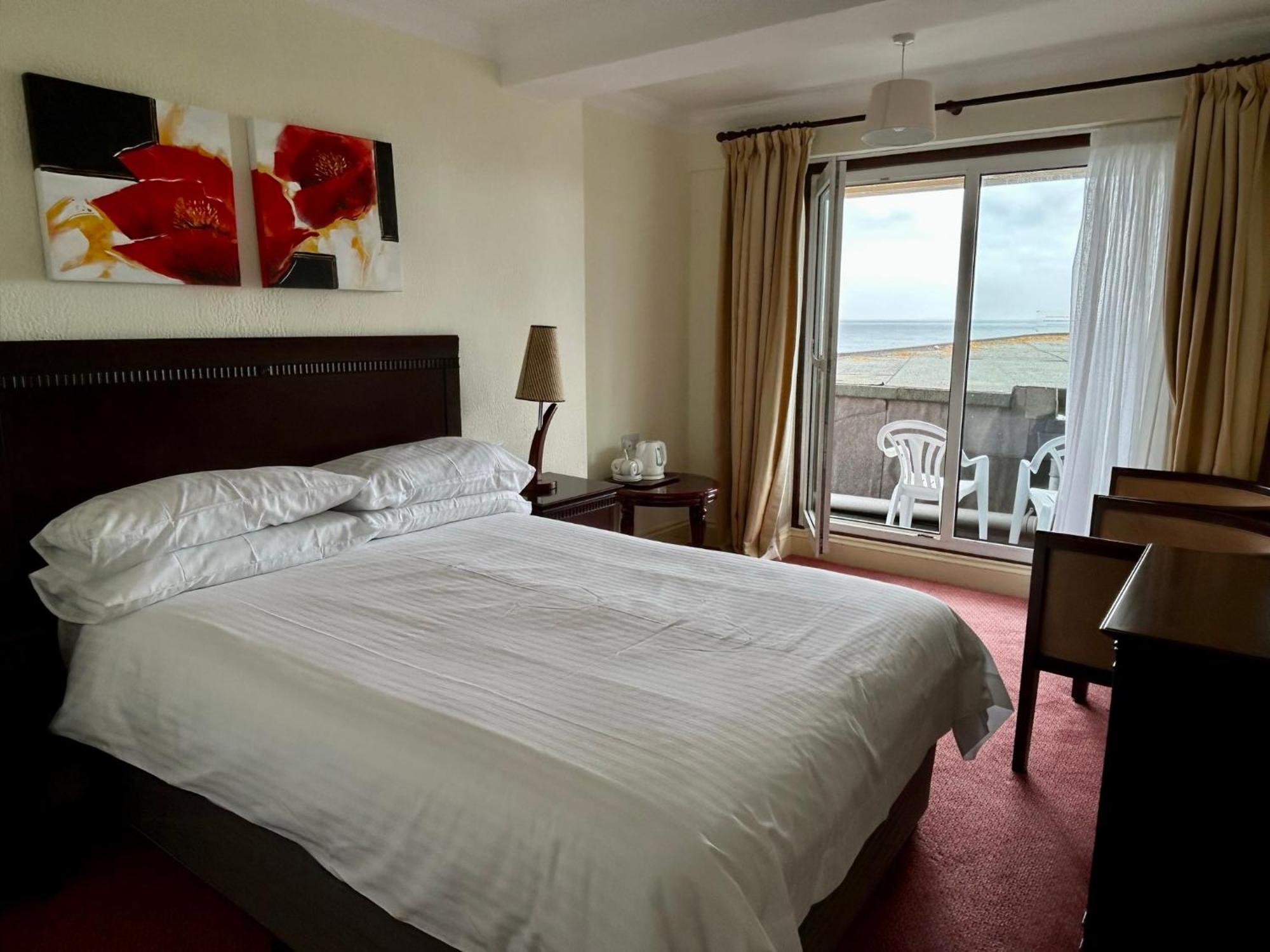 Regent Court - Seafront, Sandown - Free Car Ferry For Bookings Of 3 Or More Nights, Subject To Availability Стая снимка