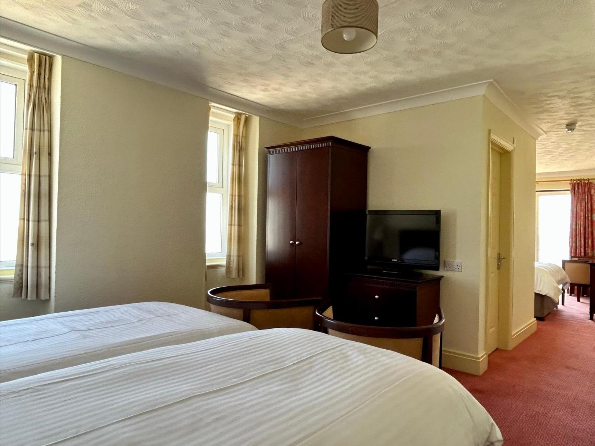 Regent Court - Seafront, Sandown - Free Car Ferry For Bookings Of 3 Or More Nights, Subject To Availability Стая снимка